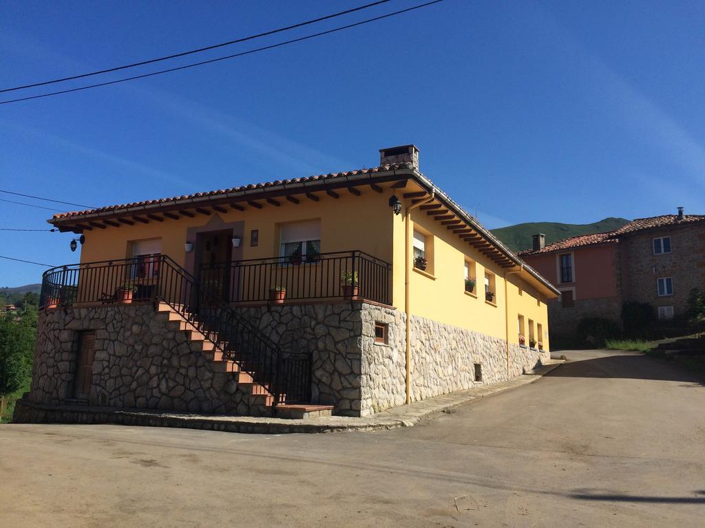 Casa Mariana Guest House Llames de Parres Exterior photo